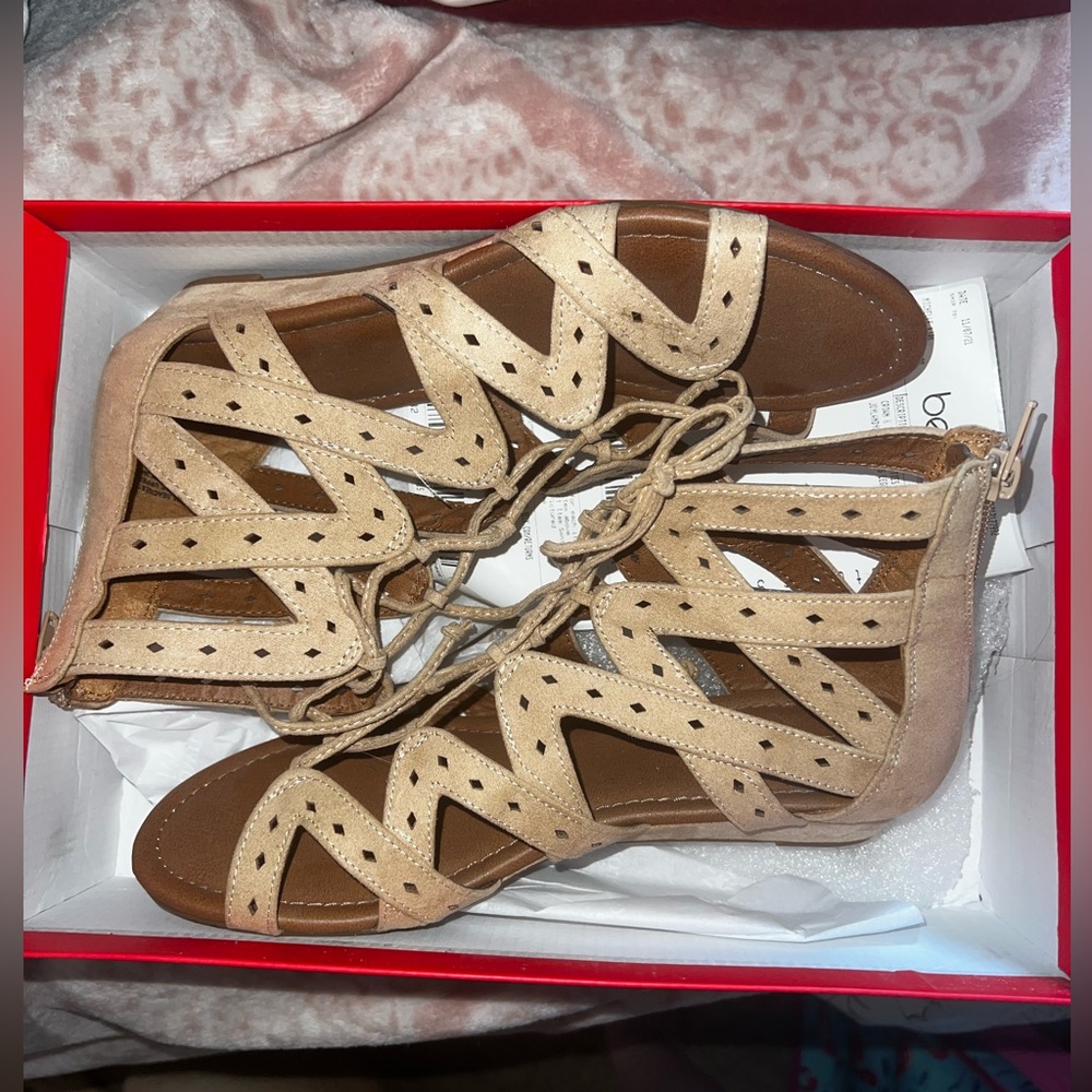 Size 9 taupe sandals